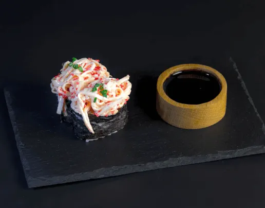 Gunkany z Surimi — gunkan sushi z pysznymi dodatkami, dostawa w Toruniu